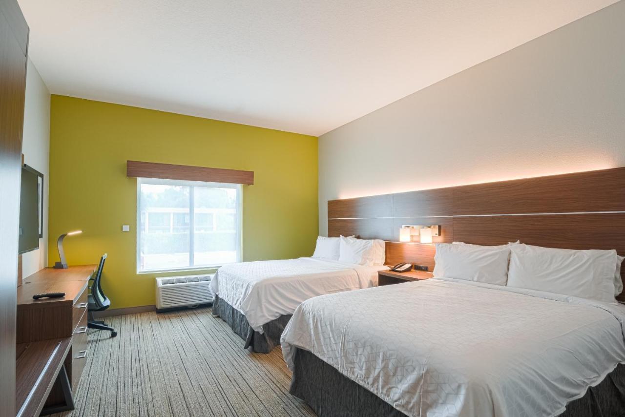 Holiday Inn Express Hotel & Suites Tampa-Usf-Busch Gardens By Ihg Exterior foto