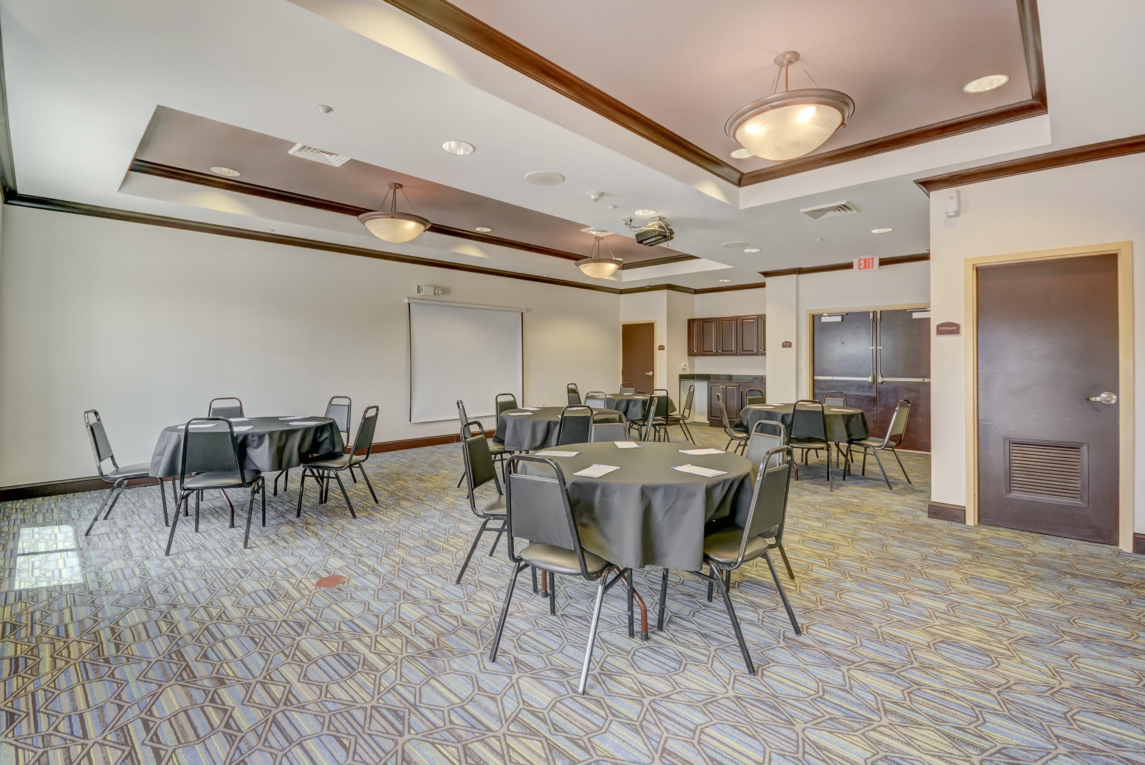 Holiday Inn Express Hotel & Suites Tampa-Usf-Busch Gardens By Ihg Exterior foto